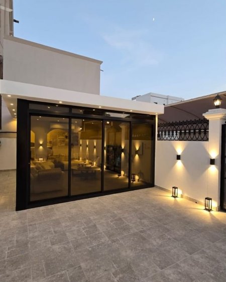 مجالس زجاجية بالرياض | تصميم مجالس خارجية فاخرة ومودرن